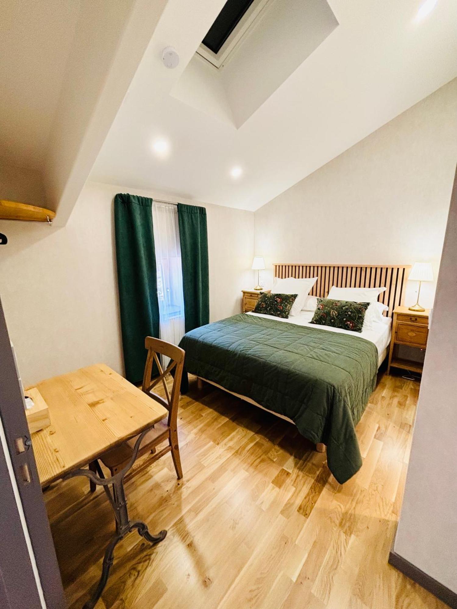 Bed and Breakfast Les Pierres Roses Coise Exterior foto
